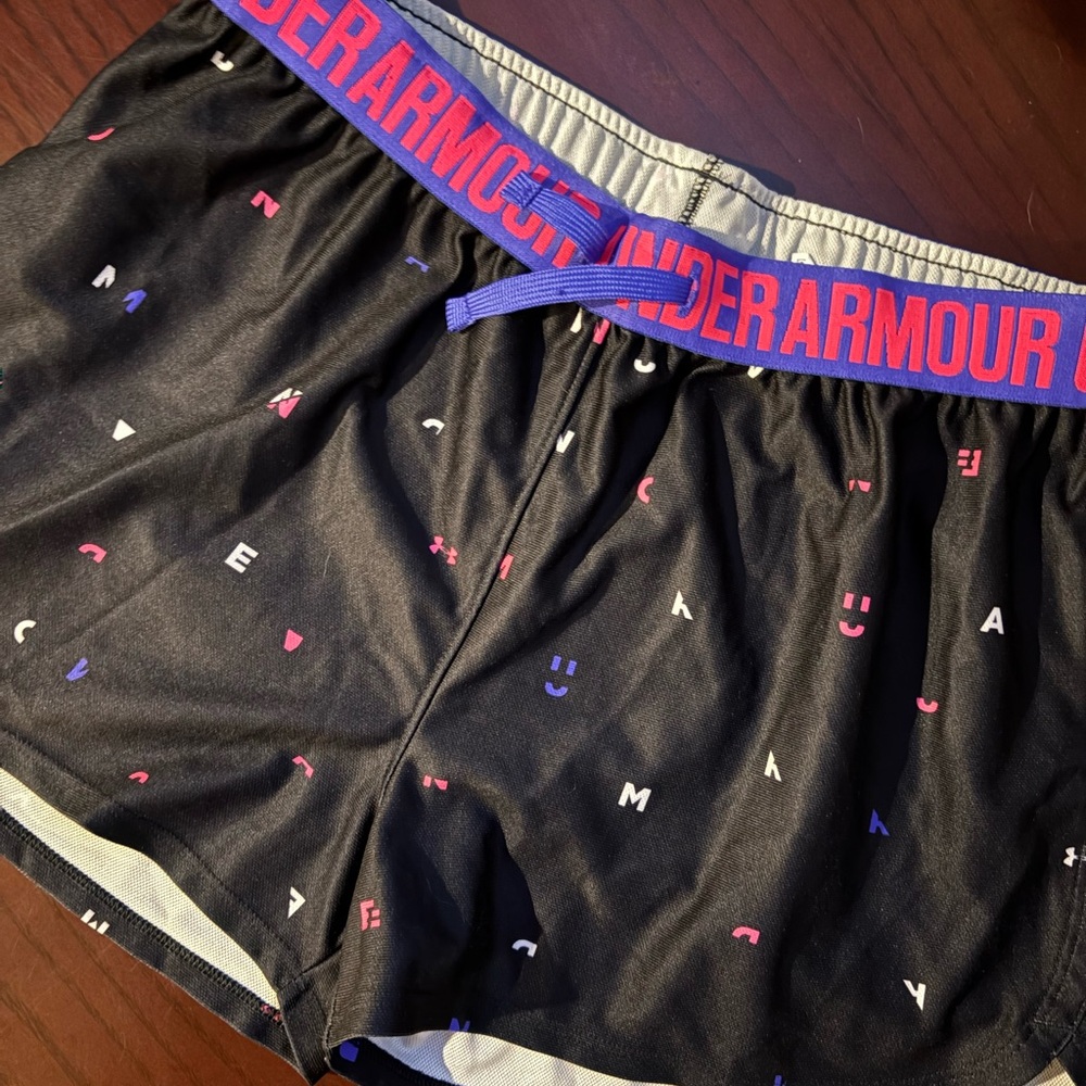3 Pair Under Armour shorts - Picture 5 of 8